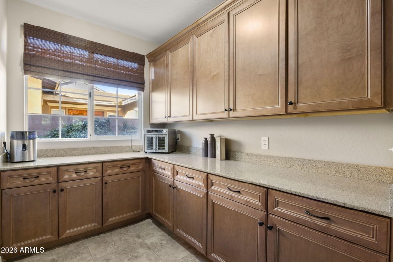 18-web-or-mls-3831-e-weather-vane-rd