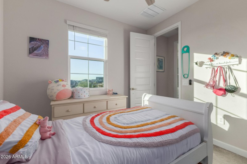 20 Girls room to door