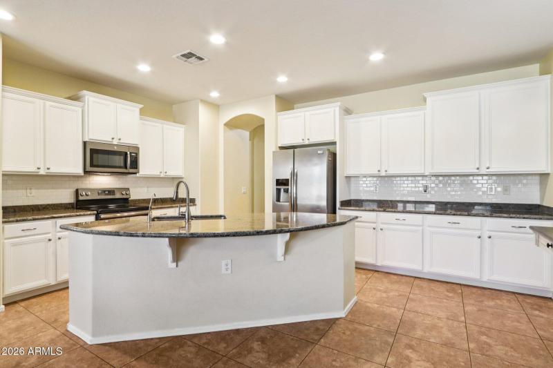 16-web-or-mls-W Brown St-S2001-014