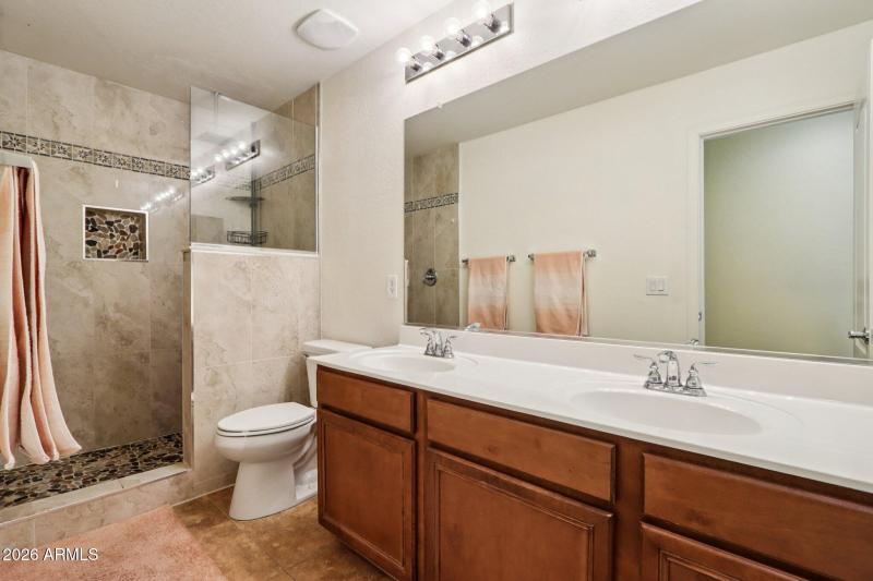 23-web-or-mls-W Brown St-S2001-021