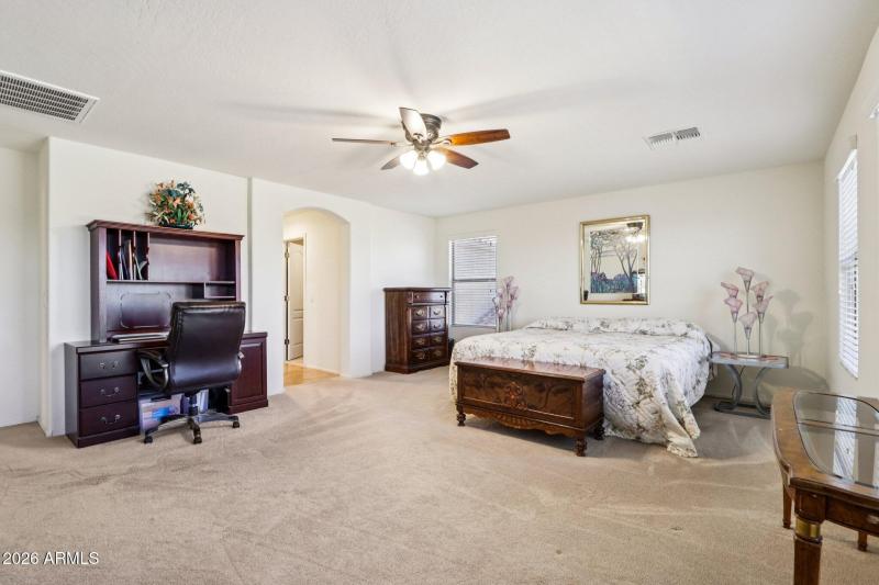 28-web-or-mls-W Brown St-S2001-026