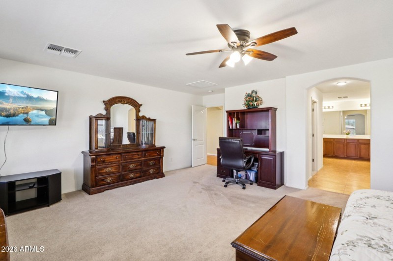 29-web-or-mls-W Brown St-S2001-027