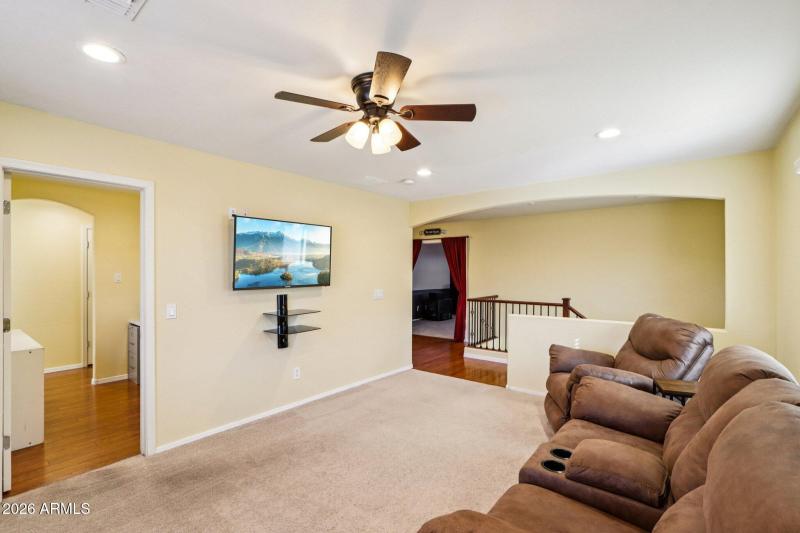 35-web-or-mls-W Brown St-S2001-033