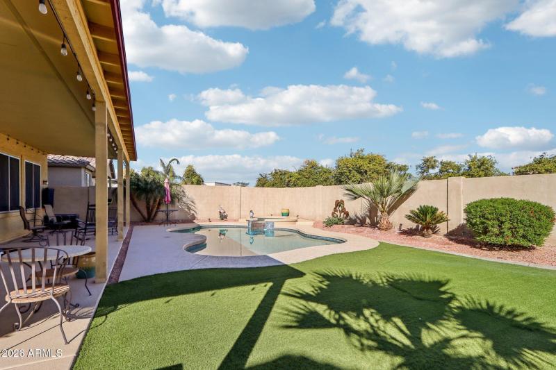 37-web-or-mls-W Brown St-S2001-035