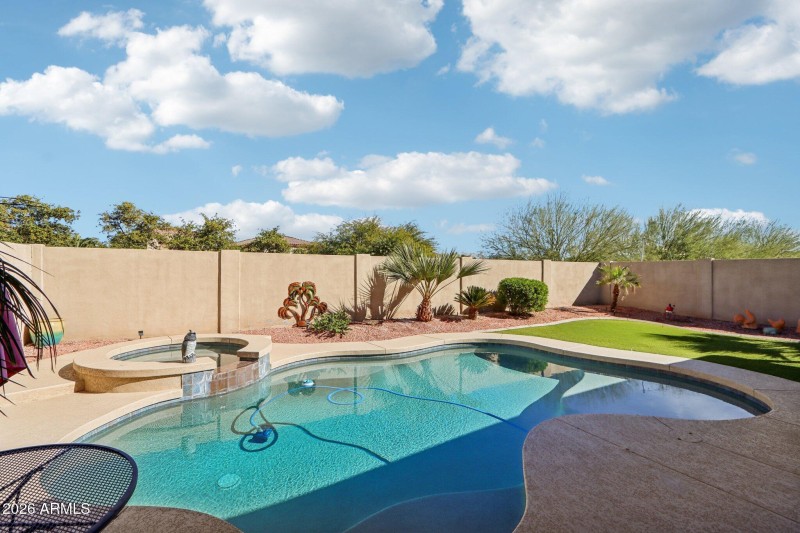 41-web-or-mls-W Brown St-S2001-039