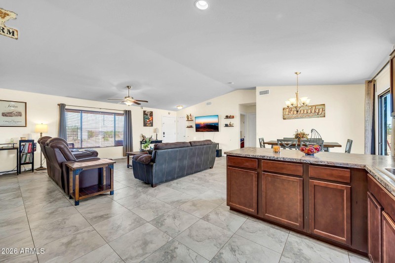 8912 N Johnson Rd-10