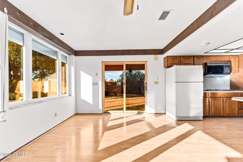 Sunroom/dinning room