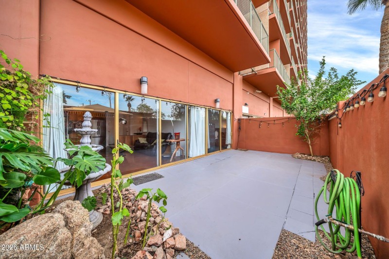 Private end unit patio