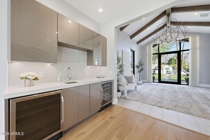 Wet Bar towards Entry