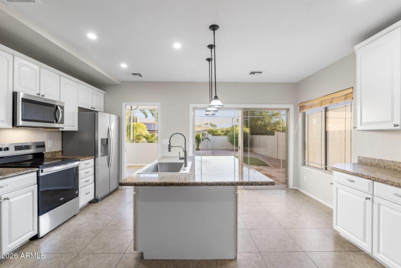 Kitchen/Casual DIning