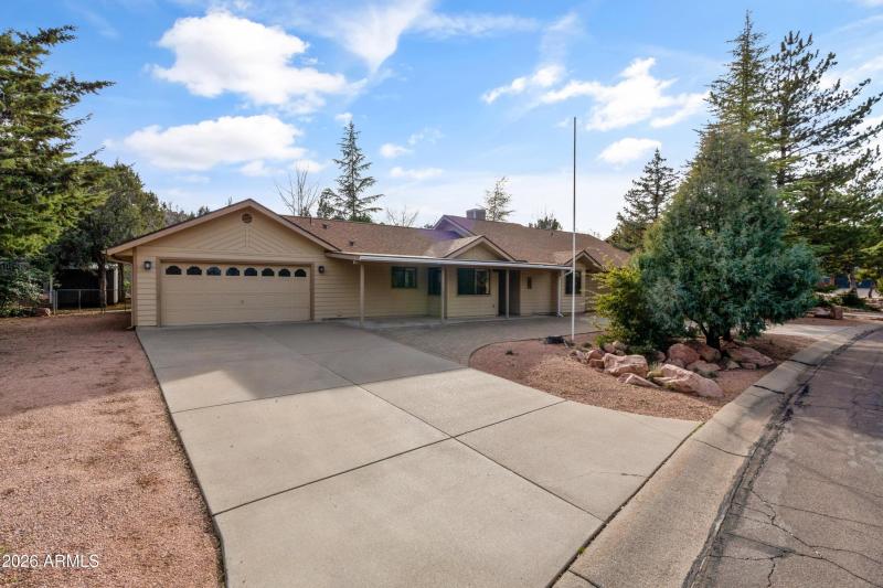 603 E Amarillo Cir Front