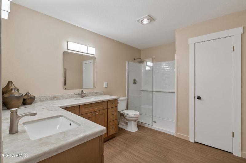 603 E Amarillo Cir Main bath