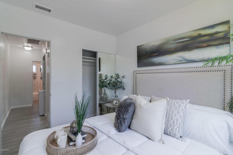 011-1649EOakSTUnit1-Phoenix-AZ-85006-sma