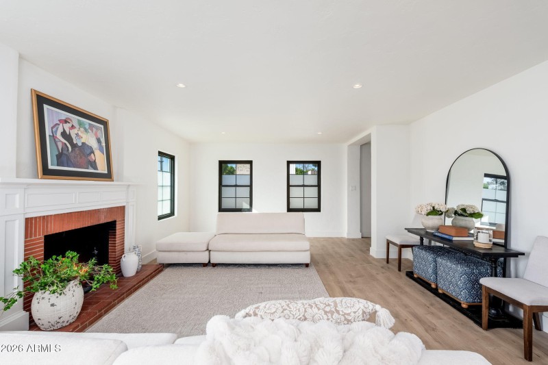 3401 N 25th St, 01-20 - 11