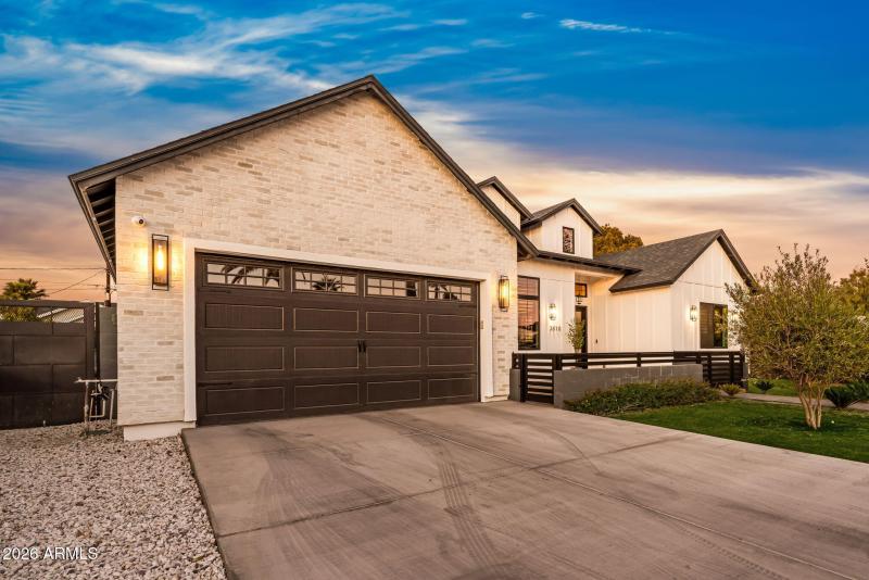 Gorgeous Stone Detail