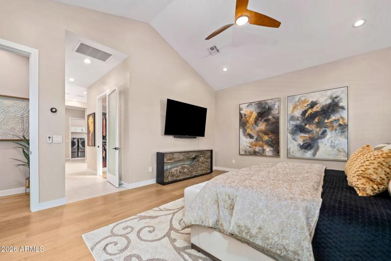 Flow Seamlessly into the Primary Bath