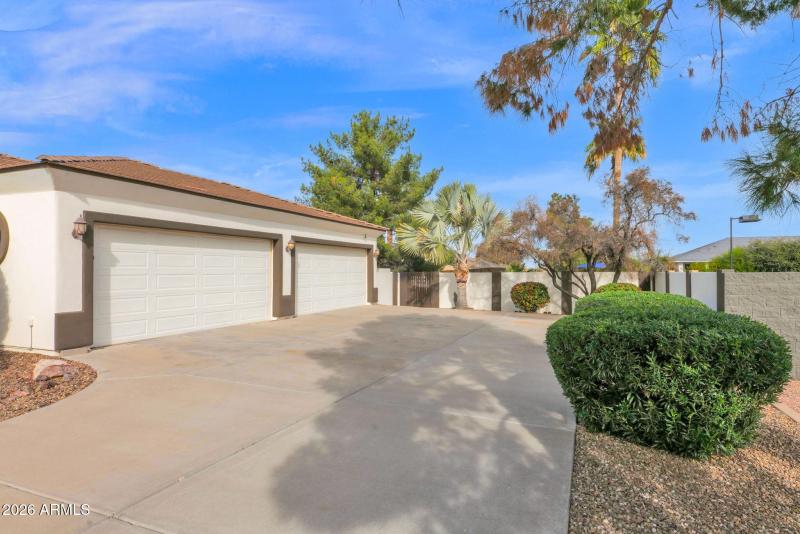 21102 Pummelos - 07Garage