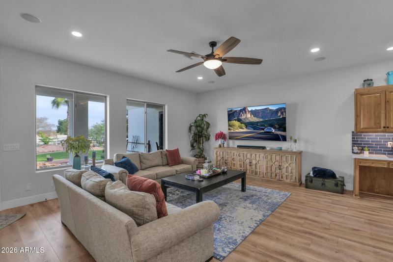 21102 Pummelos - 15Family Room