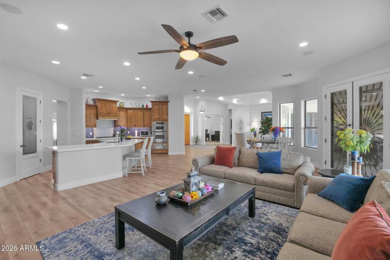 21102 Pummelos - 16Family Great Room