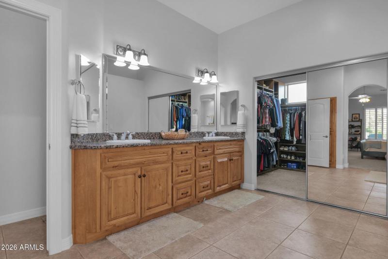 21102 Pummelos - 28Primary Bathroom