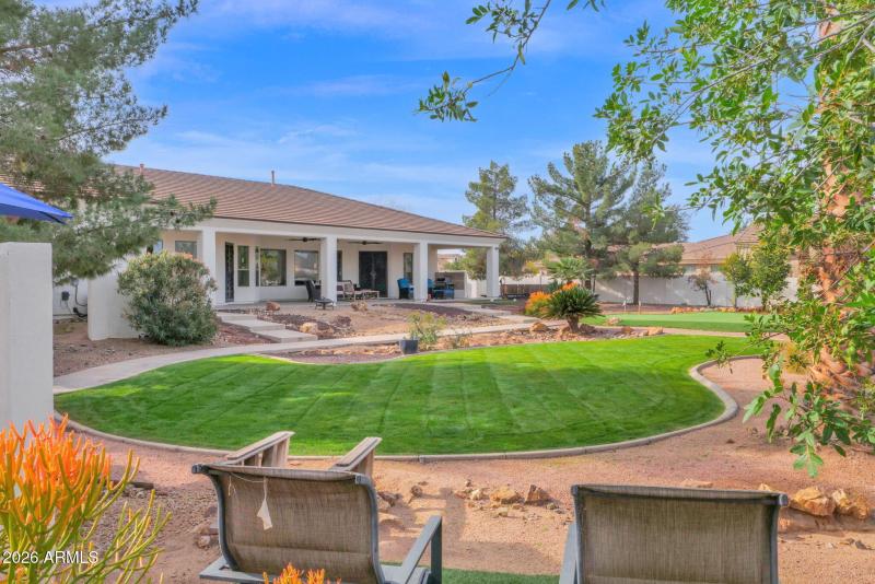 21102 Pummelos - 46Backyard