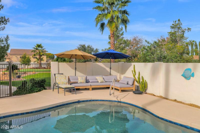 21102 Pummelos - 49Pool