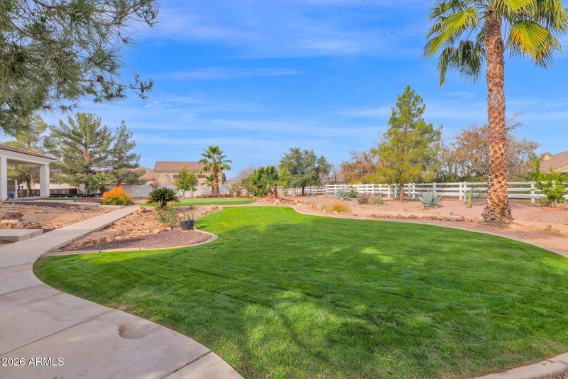 21102 Pummelos - 52Backyard