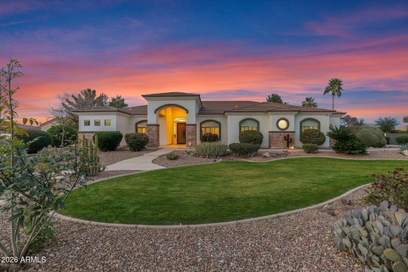 Welcome to 21102 E Pummelos Rd!