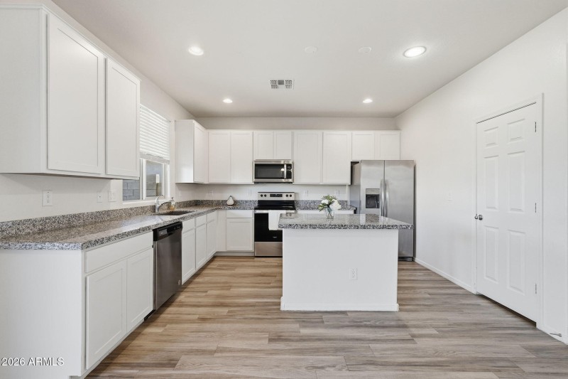 17572 W COUNTRY CLUB TER