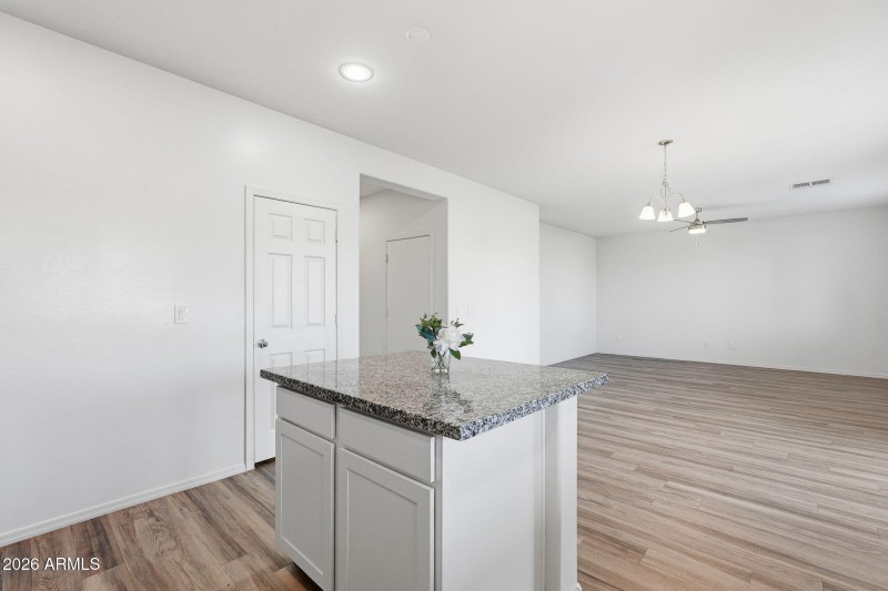 17572 W COUNTRY CLUB TER