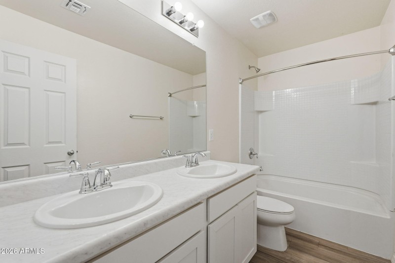 17572 W COUNTRY CLUB TER