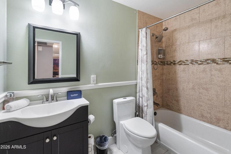 8301 E Monterosa St-14