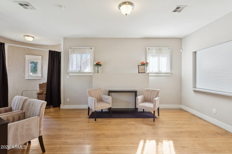 Living room/ Reception area
