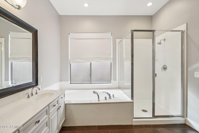 35-web-or-mls-E Mark Ln-S2301-035