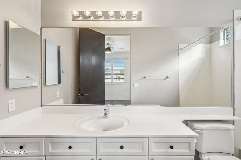 32-web-or-mls-E Mark Ln-S2301-032