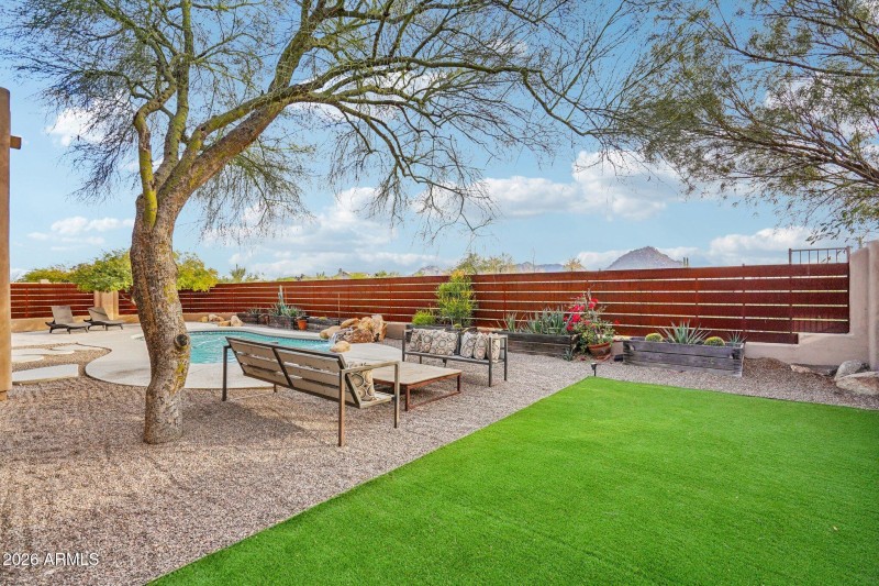 52-web-or-mls-E Mark Ln-S2301-052