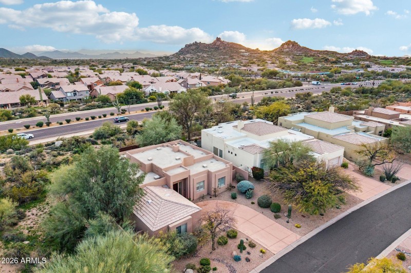 65-web-or-mls-E Mark Ln-S2301-065