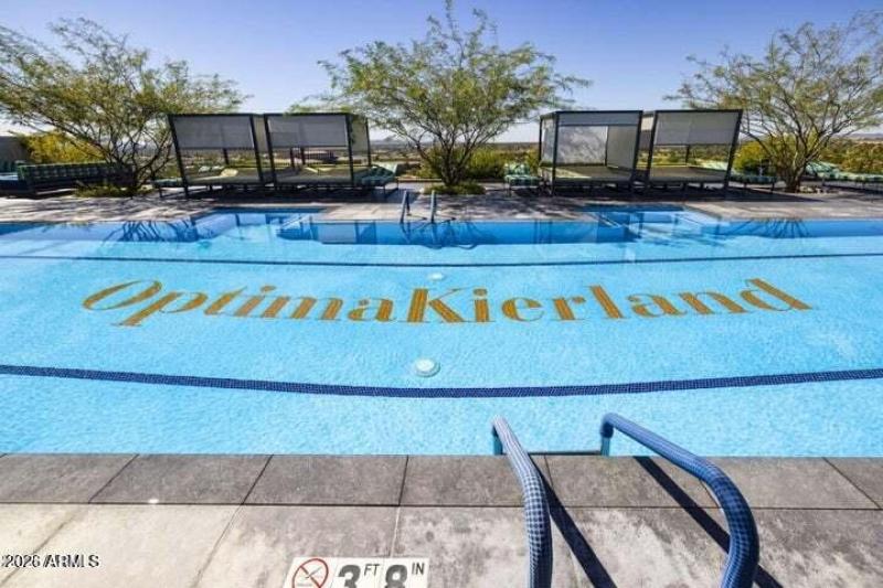 Rooftop Pool w/ Mountain Views