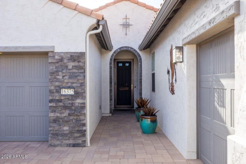 16375 W Whitton Ave Entry with Both gara