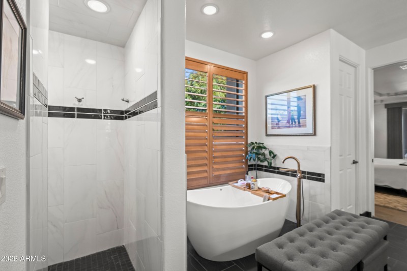 New blackand white bathroom