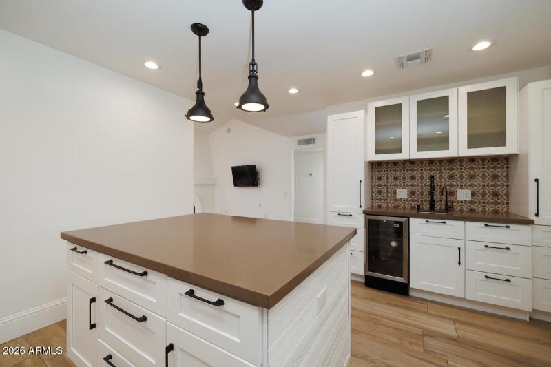 6349_N_78th_St_103_11