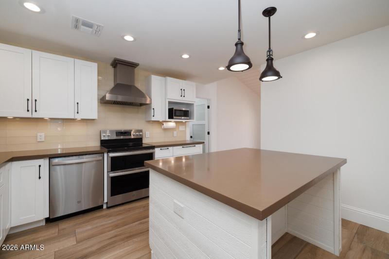 6349_N_78th_St_103_12