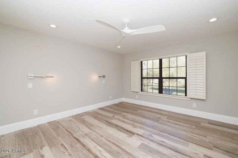 6349_N_78th_St_103_16