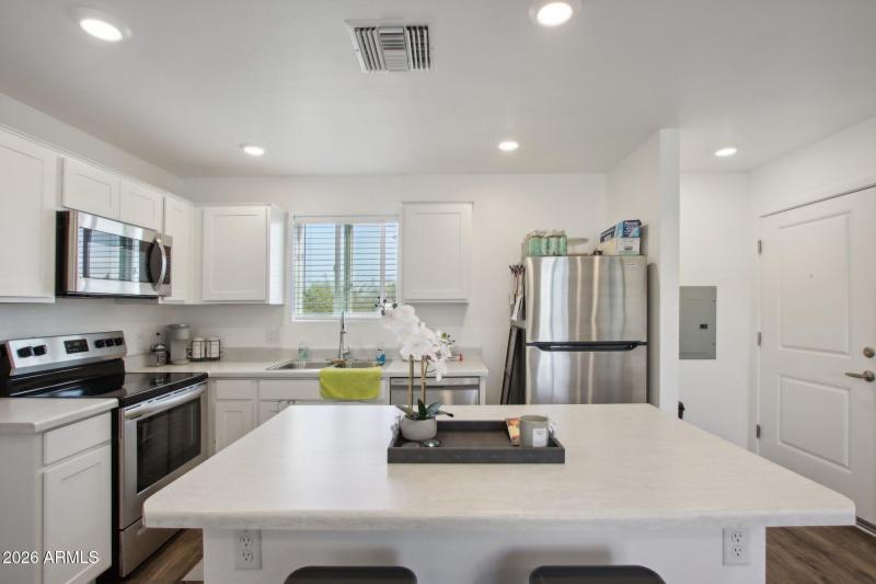 12945 W Greenway Rd L102-007