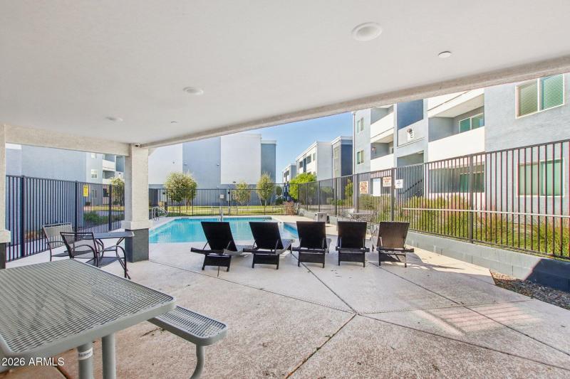 12945 W Greenway Rd h108-027