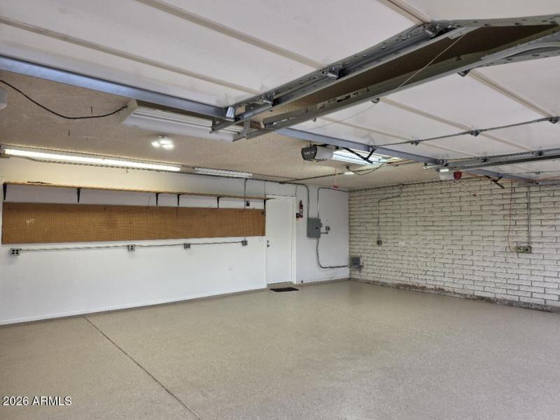 3car garage/workshop