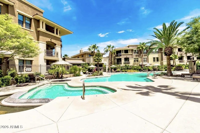 Corriente Community Pool