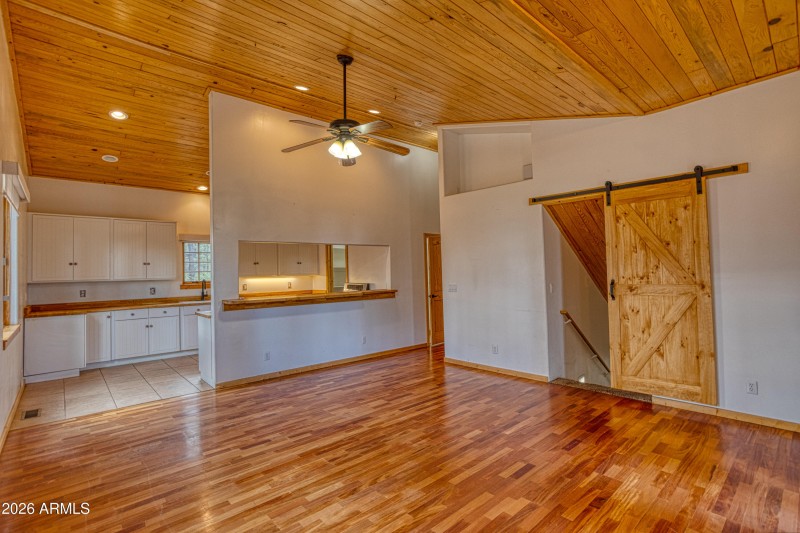 PAX_6735_AuroraHDR2019-edit