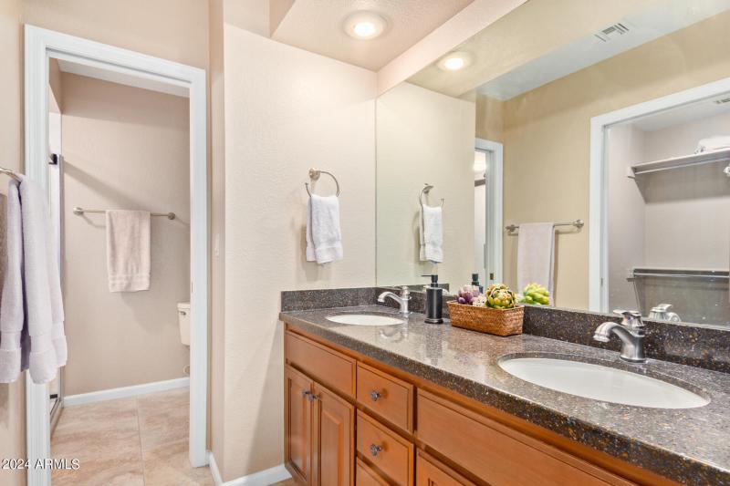 Double sinks in Master bath
