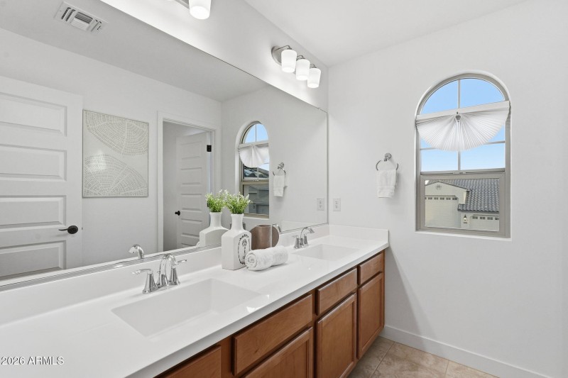 Bathroom 2 w/Double Sinks - Upstairs